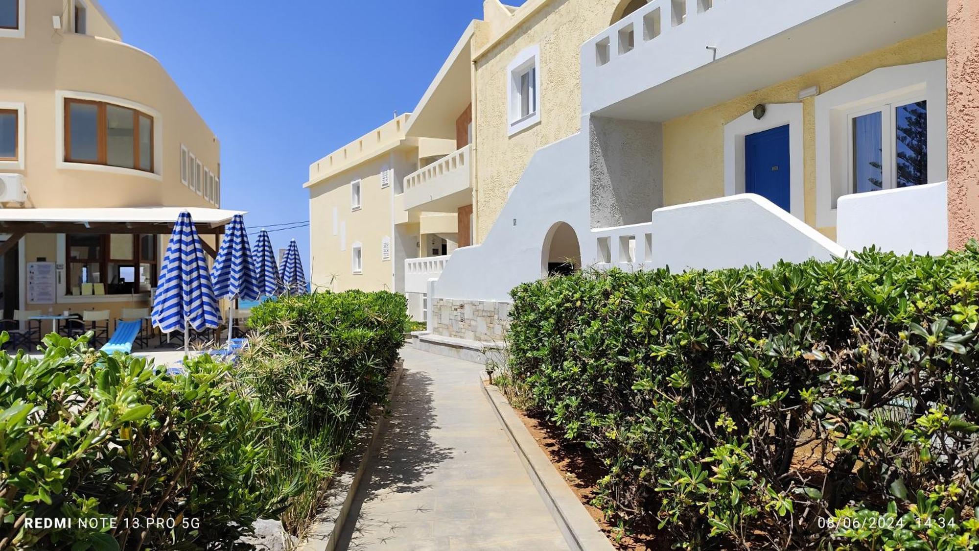Niros Beachfront Aparthotel Kokkini Hani Exterior foto